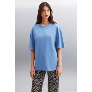 Betsy Kadın %100 Pamuk Bisiklet Yaka Kısa Kollu Basic Mavi T-Shirt