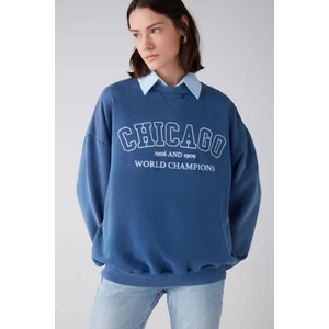 Amelıa Kadın Yumuşacık Içi Polarlı Örme Parça Baskılı Şehir Temalı Oversize Mavi Sweatshirt