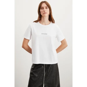 Glenda Kadın Nakış Işlemeli Regular Fit %100 Organik Pamuklu Örme Bisiket Yakalı Beyaz T-shirt