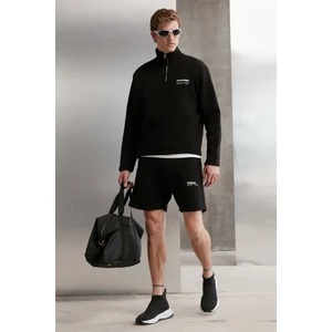 Halden Erkek Içi Polarlı Dik Yaka Yarım Fermuarlı Baskı Detaylı Regular Siyah Sweatshirt