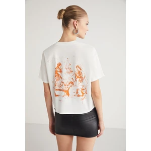 Fına Kadın Sırt Baskı Detaylı Regular Fit Bisiklet Yakalı %100 Organik Pamuklu Ekru T-shirt