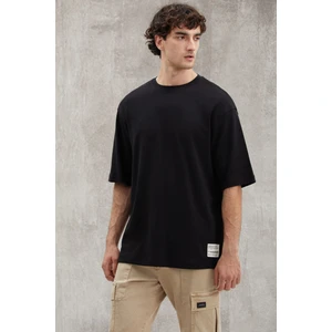 Joel Erkek %100 Organik Pamuklu Kalın Kumaşlı Özel Dokulu Etiket Detaylı Oversize Siyah T-shirt