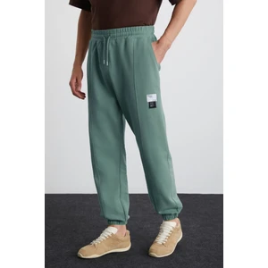 Rowan Erkek Organik Pamuklu Relaxed Fit Içi Polarlı Süs Etiketli Jogger Yeşil Eşofman Altı