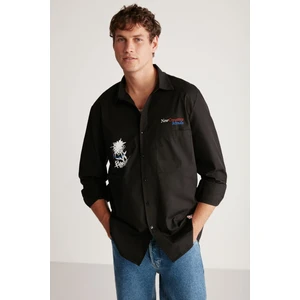 Mılton Erkek Regular Fit Standart Kesim %100 Pamuk Kalın Dokulu Baskı Ve Yazı Nakışlı Siyah Gömlek