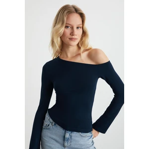 Waleska Kadın Viscon Kayık Yaka Slim Fit Lacivert Bluz