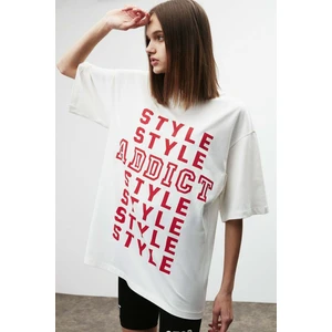 Maybe Kadın Yazı Kalıp Baskılı Oversize Fit %100 Organik Pamuklu Bisiklet Yaka Beyaz T-shirt