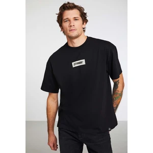 Inventıon Erkek %100 Organik Pamuklu Kalın Dokulu Baskı Detaylı Oversize Siyah T-shirt