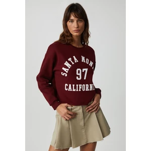 Jaelyn Kadın Uzun Kollu Yuvarlak Yaka Önü Baskılı Düşük Omuz Kısa Bordo Sweatshirt