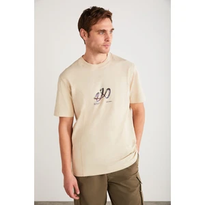 Pablo Erkek %100 Organik Pamuklu Regular Önü Baskılı Dikiş Dekoratif Detaylı Bej T-shirt