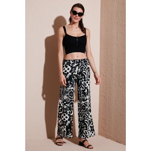 Desenli Standart Fit Yüksek Bel Geniş Paça Pantolon Bayan Pantolon 5869019