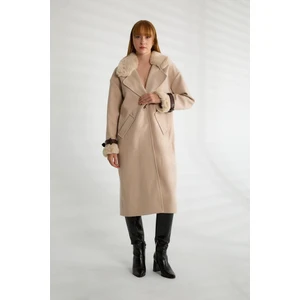 Kürk Detaylı Cepli Kaşe Kaban