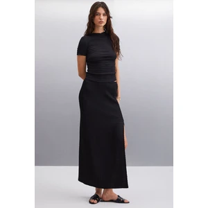 Aıvy Kadın Slim Fit Dokulu Vücuda Oturan Dokuma Siyah Etek