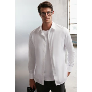 Carlsten Erkek Slim Fit Italyan Yaka %100 Pamuk Poplin Beyaz Gömlek