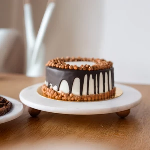 Mermer Beyaz 30 cm Ahşap Boncuk Ayaklı Sunumluk - Kahve ve Tatlı Sunumu - Yağ Standı