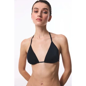 Siyah Üçgen Bikini Üstü