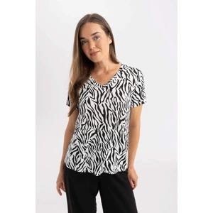 Regular Fit V Yaka Zebra Desenli Kısa Kollu Tişört Z6456AZNS