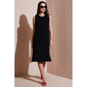 Regular Fit Bisiklet Yaka Yırtmaç Detaylı Basic Midi Elbise Bayan Elbise 5866160