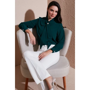 Standart Fit Taşlı Düğmeli Fularlı Yaka Uzun Kollu Gömlek Kadın Gömlek 611GO00333