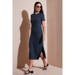 Regular Fit Bisiklet Yaka Yırtmaç Detaylı Midi Elbise Bayan Elbise 5866165
