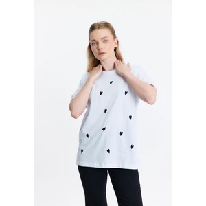 2150-11 Kalp Nakışlı Bisiklet Yaka Tişört Beyaz