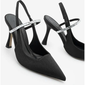 Kadın Stiletto Sivri Burun Bantlı Taşlı Arkası Açık Atkılı Topuklu Ayakkabı Lovan Siyah Saten