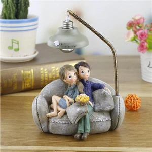 Hediye Vakti Kanepede Oturan Aşıklar Işıklı Sevgili Biblosu