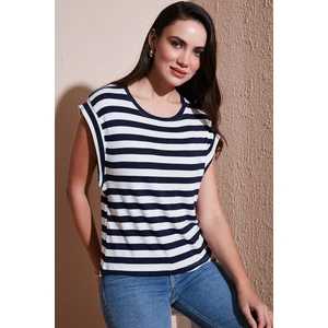 Çizgili Oversize Fit Bisiklet Yaka T Shirt Bayan T Shirt 5866103