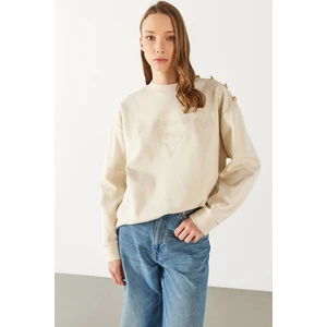 Omzu Düğme Detaylı Nakışlı Sweatshirt - Ekru