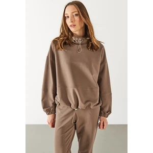 Norah Yakası Detaylı Regular Fit Sweatshirt - Vizon