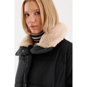 Blue Dress Kadın Siyah Oversize Şişme Mont – Kalın Dokuma, Fermuarlı, Astarlı ve Sıcak Tutan Kışlık Model