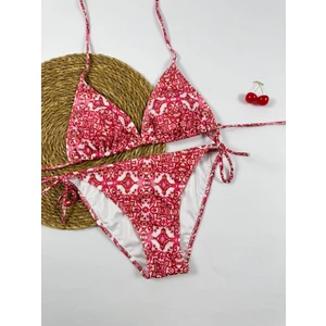 Kırmızı Desenli Üçgen Ipli Kadın Bikini Takımı