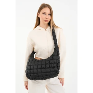 Cluody Bag Black Baget Kapitone / Siyah Quilted Crossbody El ve Omuz Çantası Boy:27 En:41 Sap:99)