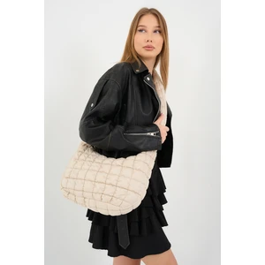 Cluody Bag Cream Baget Kapitone / Krem Quilted Crossbody El ve Omuz Çantası Boy:27 En:41 Sap:99)