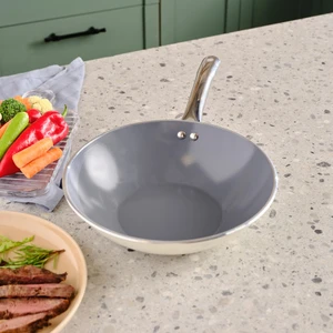 x Refika Birgül Crystal Metal Kulplu Wok Tava 28 cm Creamy