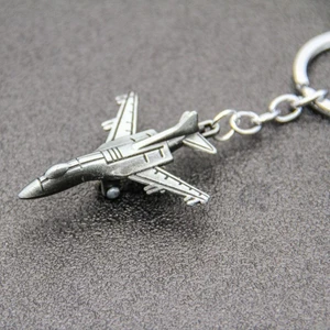 Herşey Nota F16 Deniz Savaş Uçağı 3D Kaliteli Gümüş Tekerlekli Anahtarlık Veya Çanta Süsü Pilot Hediye