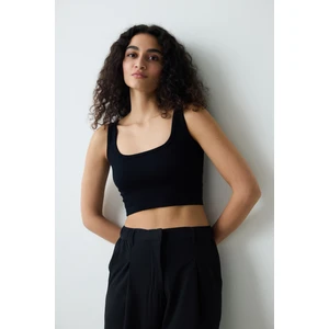 Siyah Dikişsiz Kare Yaka Kısa Crop Seamless Atlet