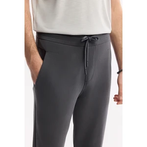 Avva Erkek Antrasit Beli Lastikli Bağcıklı Soft Touch Regular Fit Eşofman Altı A51Y3402