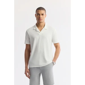 Erkek Regular Fit Beyaz Apaj Yaka Çizgili Jakarlı Elastan T-Shirt A51Y1145