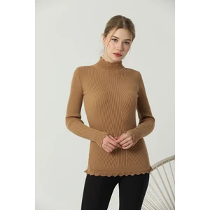 Kadın Kamel Kol ve Yaka Ucu Dantel Fırfır Detay Yarım Balıkçı Triko Kazak