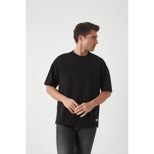 Panel Detaylı Basic Oversize Erkek T-Shirt - Siyah