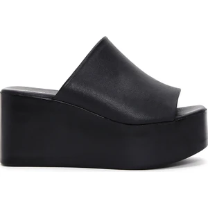 Kadın Siyah Dolgu Topuklu Deri Terlik 25SFD150318