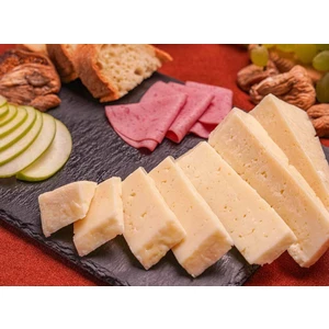 Bergama Tulum Peyniri %60 Inek %40 Koyun Orta Sert Tam Yağlı Olgunlaştırılmış 500 gr