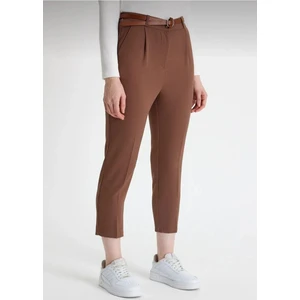 Dar paça pileli kemerli mevsimlik kumaş kadın pantolon