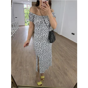 Qimya Butik Minik Çiçek Desenli Bürümcük Kumaş Madonna Yaka Elbise