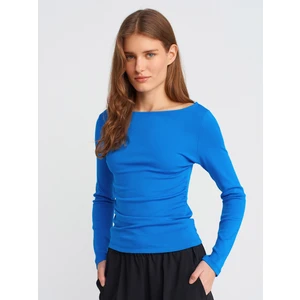 31401 Büzgülü Kayık Yaka Top-Saks