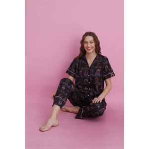 Kadın Kısa Kollu Desenli Yakalı Düğmeli Pijama Takımı