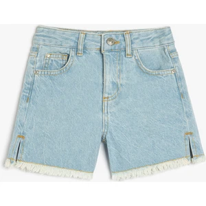 Pamuklu Düğme ve Cep Detaylı Basic Denim Şort