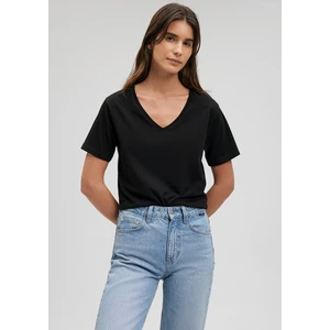 Kadın V Yaka Siyah Basic Tişört 1611444-900