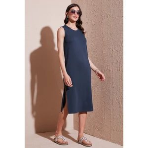 Regular Fit Bisiklet Yaka Yırtmaç Detaylı Basic Midi Elbise Bayan Elbise 5866160