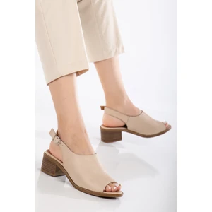 Analin Shoes Kadın  Deri Toka Detaylı Bilekten Bağlı Sandalet - Bej